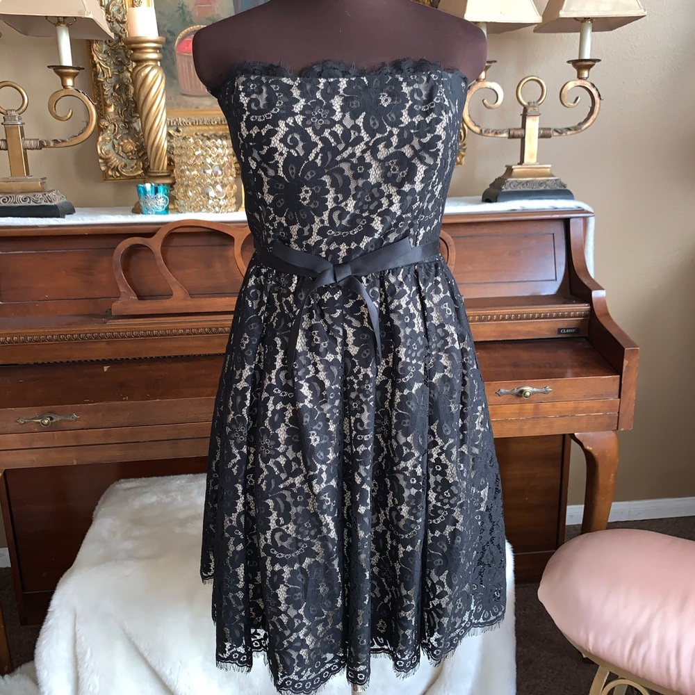 Black Lace Sweatheart Strapless Fit&Flare Dress